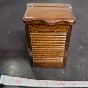 Dollhouse‎ Miniature WOOD LIDDED STORAGE CABINET FOR VEGGIES/LAUNDRY